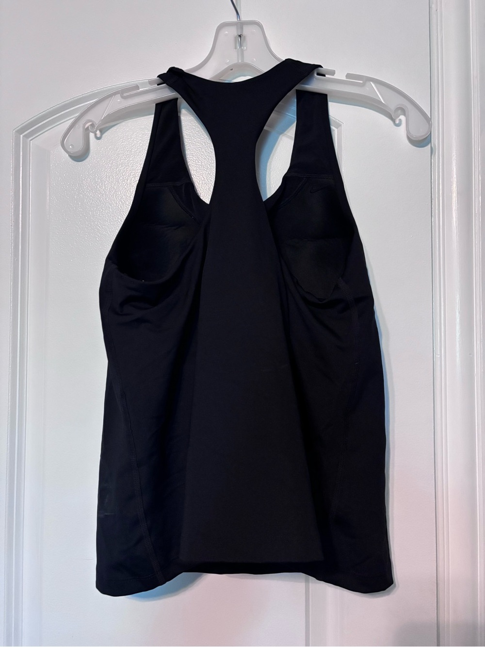 ⚡️FLASH SALE Nike Black Racerback Tank w White Swoosh & build in bra. Size Large - Picture 3 of 8